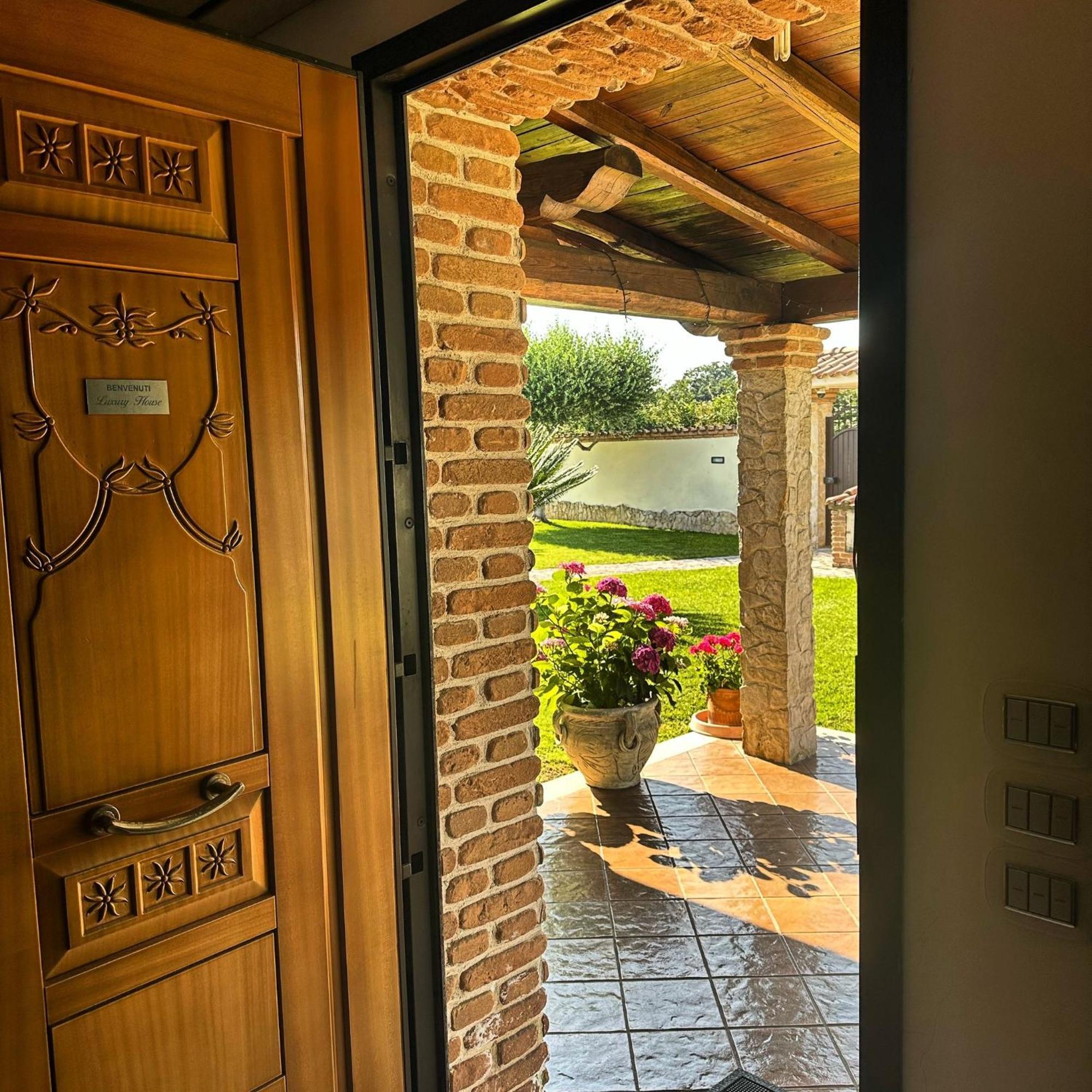 Gold House Luxury Anzio Villa Buitenkant foto