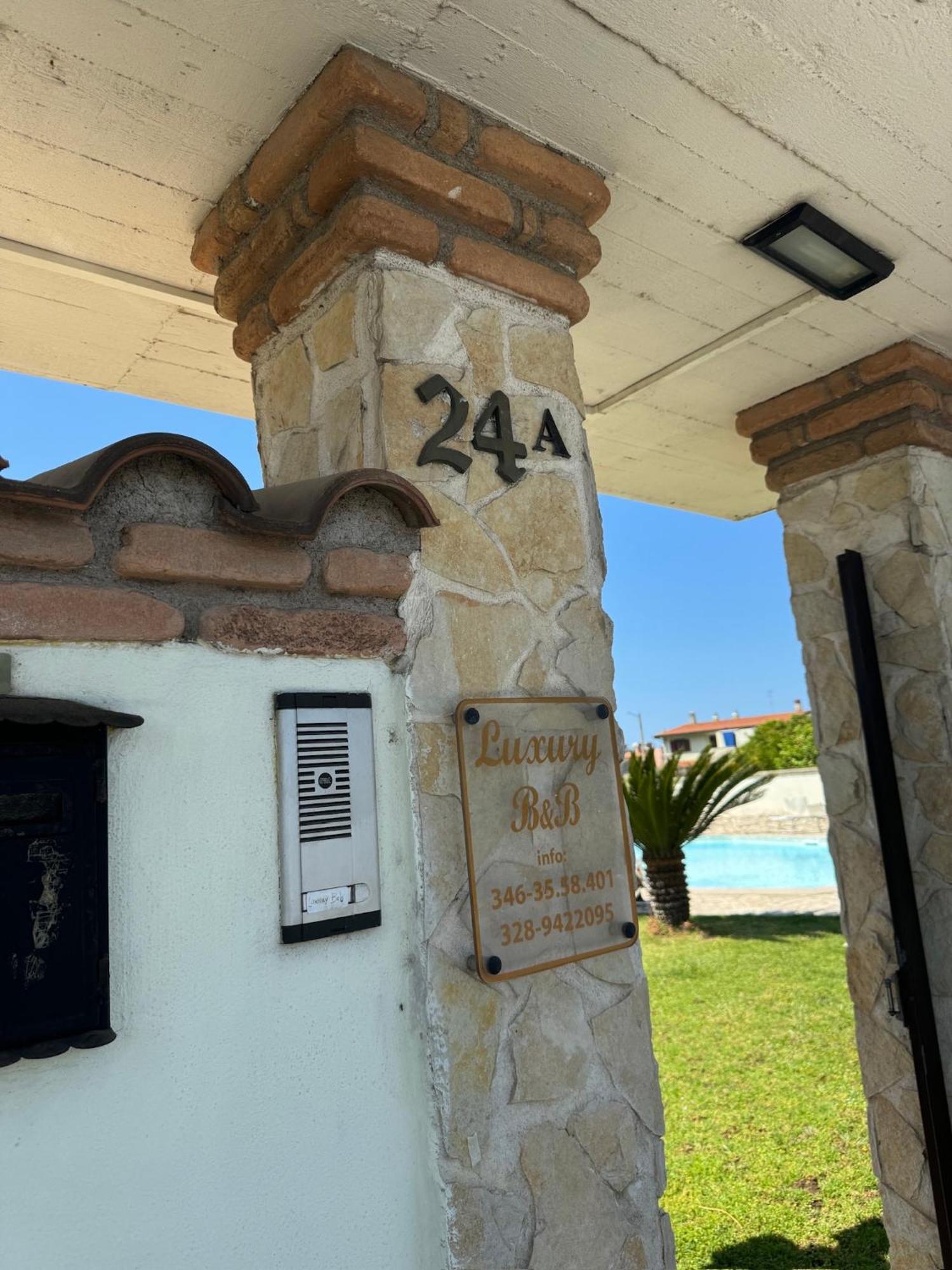 Gold House Luxury Anzio Villa Buitenkant foto