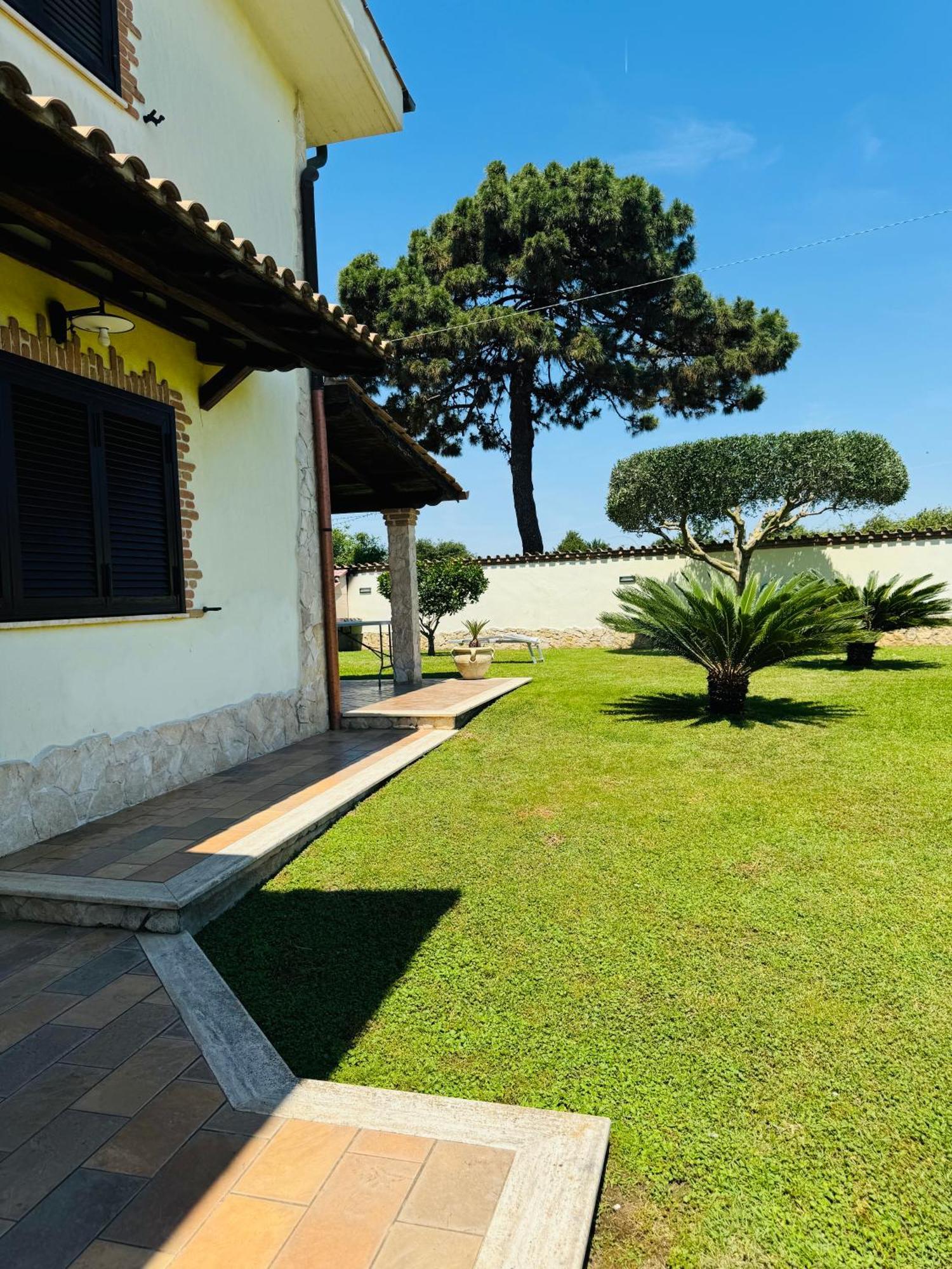 Gold House Luxury Anzio Villa Buitenkant foto