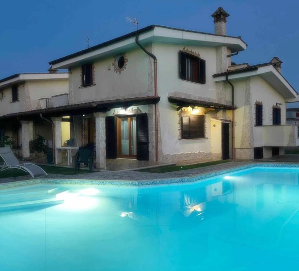 Gold House Luxury Anzio Villa Buitenkant foto